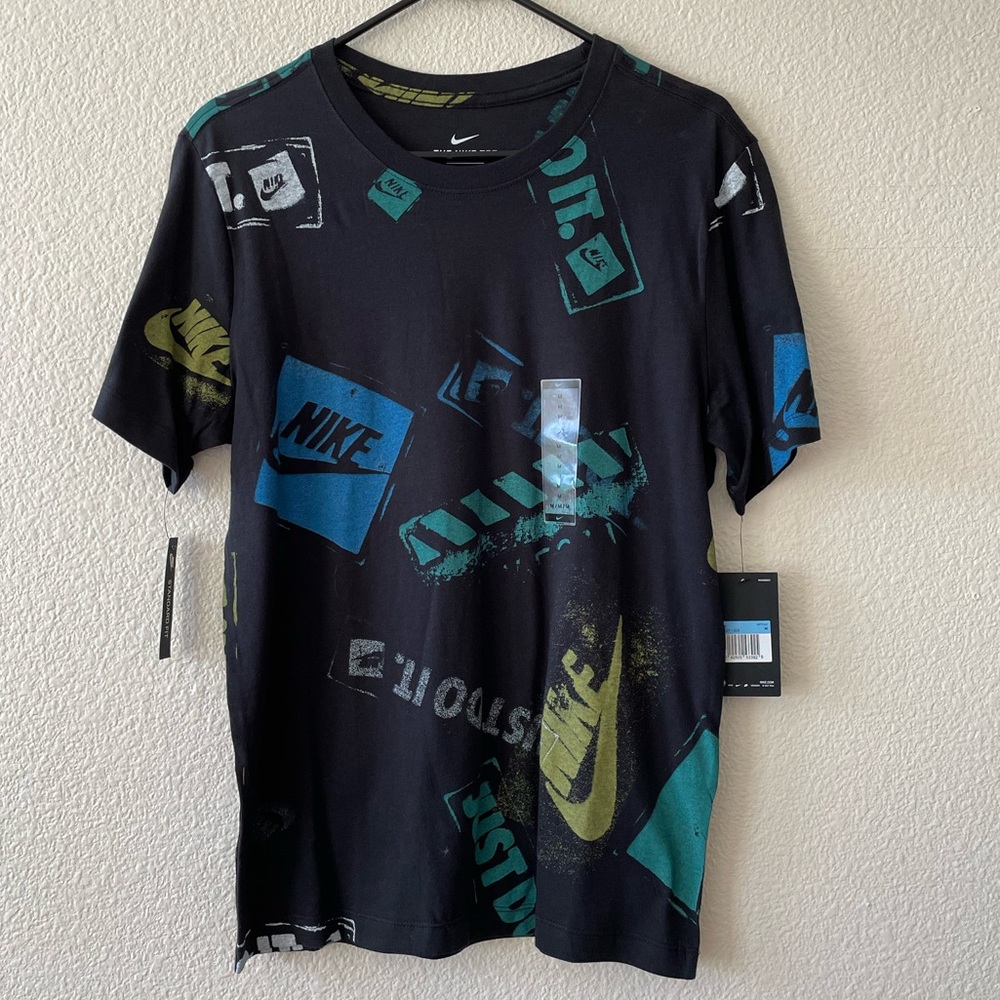 Nike Graphic Tee Shirt Mens Medium New